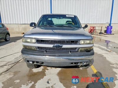 Piąte zdjęcie samochodu w środku: 2002 CHEVROLET SILVERADO K1500 VIN:2GCEK19VX21210696 - miniatura