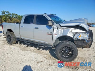 Czwarte zdjęcie samochodu z boku: 2015 RAM 2500 SLT VIN:3C6UR5DL9FG571295 - miniatura