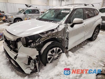 2022 TOYOTA HIGHLANDER XLE 5TDGZRBH1NS248872 - główne zdjęcie licytacji z USA - miniatura
