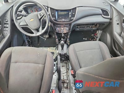 Zdjęcie 8 z 13 samochodu: 2019 CHEVROLET TRAX LS VIN:3GNCJKSB6KL207347 - miniatura