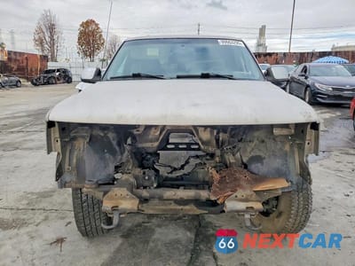 Piąte zdjęcie samochodu w środku: 2002 CHEVROLET SILVERADO K1500 VIN:1GCEK19T12E181294 - miniatura