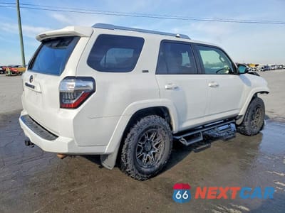 Trzecie zdjęcie samochodu z tyłu: 2017 TOYOTA 4RUNNER SR5 PREMIUM VIN:JTEBU5JRXH5415344 - miniatura