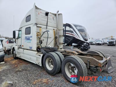 Trzecie zdjęcie samochodu z tyłu: 2006 VOLVO VN VNL VIN:4V4NC9GH46N425072 - miniatura