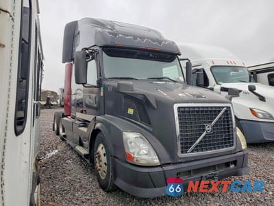 2006 VOLVO VNL SEMI TRUCK 4V4NC9GH66N442911 - główne zdjęcie licytacji z USA - miniatura