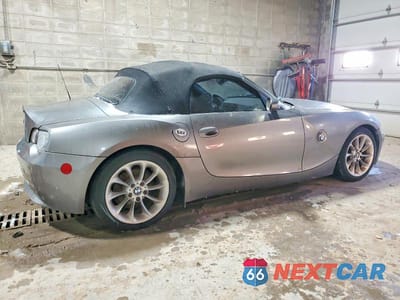 Trzecie zdjęcie samochodu z tyłu: 2004 BMW Z4 2.5 VIN:4USBT33554LR68134 - miniatura
