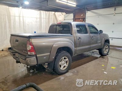 Trzecie zdjęcie samochodu z tyłu: 2011 TOYOTA TACOMA DOUBLE CAB VIN:3TMLU4ENXBM064608 - miniatura
