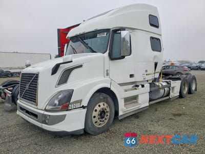 Drugie zdjęcie samochodu z przodu: 2017 VOLVO VN VNL VIN:4V4NC9EH3HN964949 - miniatura