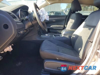 Zdjęcie 7 z 11 samochodu: 2022 CHRYSLER 300 TOURING VIN:2C3CCAAG4NH205480 - miniatura