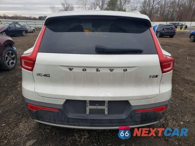 Zdjęcie 6 z 12 samochodu: 2022 VOLVO XC40 T5 MOMENTUM VIN:YV4162UKXN2697566 - miniatura