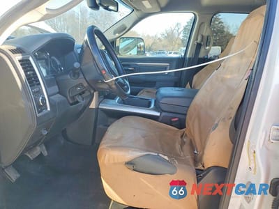 Zdjęcie 7 z 11 samochodu: 2017 RAM 2500 SLT VIN:3C6UR5ML9HG569579 - miniatura