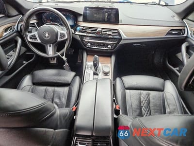 Zdjęcie 8 z 12 samochodu: 2020 BMW M550XI VIN:WBAJS7C04LBN96562 - miniatura