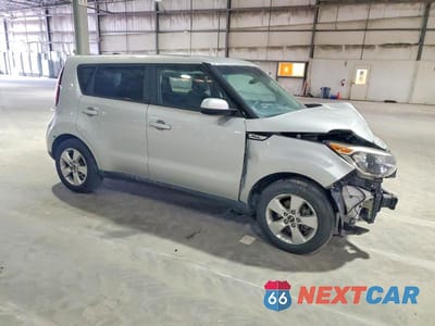 Czwarte zdjęcie samochodu z boku: 2017 KIA SOUL VIN:KNDJN2A27H7480266 - miniatura