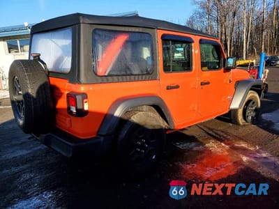 Trzecie zdjęcie samochodu z tyłu: 2019 JEEP WRANGLER UNLIMITED SPORT VIN:1C4HJXDGXKW630656 - miniatura
