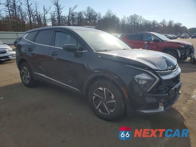 Czwarte zdjęcie samochodu z boku: 2023 KIA SPORTAGE LX VIN:KNDPUCAG7P7024412 - miniatura