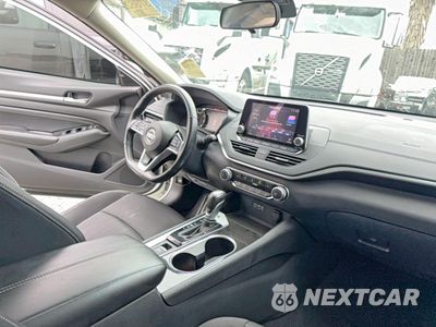 Piąte zdjęcie samochodu w środku: 2021 NISSAN ALTIMA SV VIN:1N4BL4DV0MN369937 - miniatura