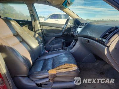 Zdjęcie 7 z 14 samochodu: 2005 HONDA ACCORD EX VIN:1HGCM56825A182198 - miniatura