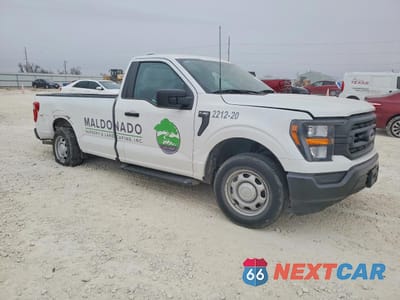 Czwarte zdjęcie samochodu z boku: 2023 FORD F150 VIN:1FTMF1CB0PKF79007 - miniatura