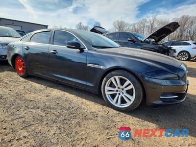 Czwarte zdjęcie samochodu z boku: 2013 JAGUAR XJL PORTFOLIO VIN:SAJWJ2GD6D8V46368 - miniatura