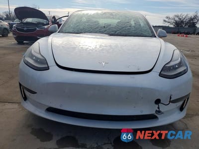 Piąte zdjęcie samochodu w środku: 2019 TESLA MODEL 3 VIN:5YJ3E1EA1KF401681 - miniatura