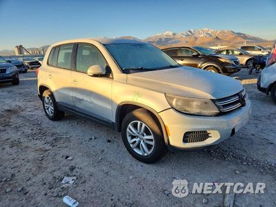 Czwarte zdjęcie samochodu z boku: 2013 VOLKSWAGEN TIGUAN S VIN:WVGBV3AX2DW569079 - miniatura