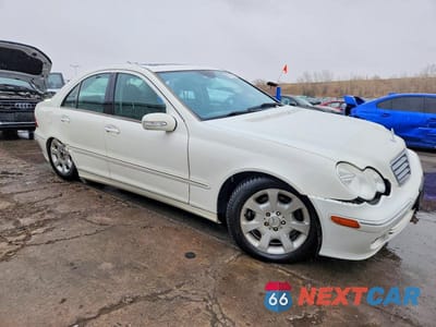 Czwarte zdjęcie samochodu z boku: 2005 MERCEDES-BENZ C 240 4MATIC VIN:WDBRF81J25F644498 - miniatura