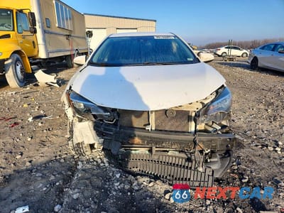 Piąte zdjęcie samochodu w środku: 2019 TOYOTA COROLLA L VIN:5YFBURHE0KP896987 - miniatura