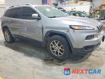 Czwarte zdjęcie samochodu z boku: 2018 JEEP CHEROKEE LATITUDE VIN:1C4PJMCB1JD609849 - miniatura