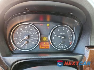 Zdjęcie 9 z 12 samochodu: 2011 BMW 328 XI VIN:WBAPK7C58BA821009 - miniatura