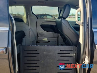 Zdjęcie 11 z 12 samochodu: 2020 CHRYSLER PACIFICA TOURING L VIN:2C4RC1BG0LR104948 - miniatura