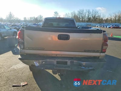 Zdjęcie 6 z 12 samochodu: 2004 CHEVROLET SILVERADO C2500 HEAVY DUTY VIN:1GCHC29G94E131734 - miniatura