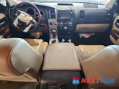 Zdjęcie 8 z 13 samochodu: 2016 TOYOTA SEQUOIA PLATINUM VIN:5TDDW5G11GS140626 - miniatura