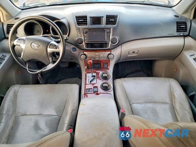 Zdjęcie 8 z 13 samochodu: 2013 TOYOTA HIGHLANDER HYBRID LIMITED VIN:JTEDC3EH5D2015852 - miniatura