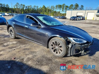 Czwarte zdjęcie samochodu z boku: 2018 TESLA MODEL S VIN:5YJSA1E22JF276687 - miniatura