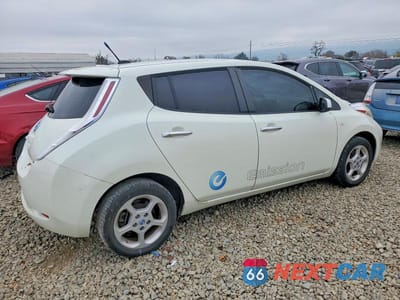 Trzecie zdjęcie samochodu z tyłu: 2012 NISSAN LEAF SV VIN:JN1AZ0CPXCT016893 - miniatura