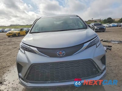Piąte zdjęcie samochodu w środku: 2024 TOYOTA SIENNA XSE VIN:5TDDRKEC1RS215290 - miniatura