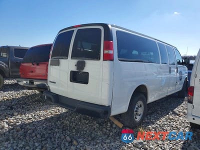Trzecie zdjęcie samochodu z tyłu: 2019 CHEVROLET EXPRESS G3500 LS VIN:1GAZGNFP5K1311577 - miniatura