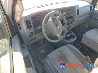 Zdjęcie 8 z 12 samochodu: 2014 NISSAN NV 2500 UTILITY / SERVICE VAN VIN:1N6BF0LX7EN102807 - miniatura