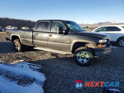 Czwarte zdjęcie samochodu z boku: 2002 CHEVROLET SILVERADO K2500 HEAVY DUTY VIN:1GCHK23172F143590 - miniatura