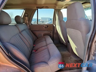 Zdjęcie 11 z 14 samochodu: 2003 CHEVROLET BLAZER VIN:1GNDT13X84K133372 - miniatura