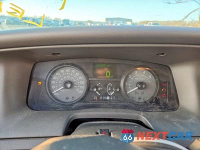 Zdjęcie 9 z 12 samochodu: 2008 MERCURY GRAND MARQUIS LS VIN:2MEFM75VX8X651739 - miniatura