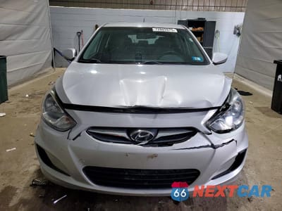 Piąte zdjęcie samochodu w środku: 2013 HYUNDAI ACCENT GLS VIN:KMHCT5AE2DU117715 - miniatura