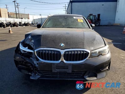 Piąte zdjęcie samochodu w środku: 2019 BMW 330I VIN:WBA5R1C50KAK11900 - miniatura