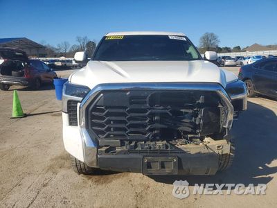 Piąte zdjęcie samochodu w środku: 2024 TOYOTA TUNDRA CREWMAX SR VIN:5TFLA5DB3RX166231 - miniatura