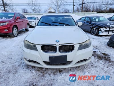 Piąte zdjęcie samochodu w środku: 2011 BMW 328 XI SULEV VIN:WBAPK5C59BA661761 - miniatura