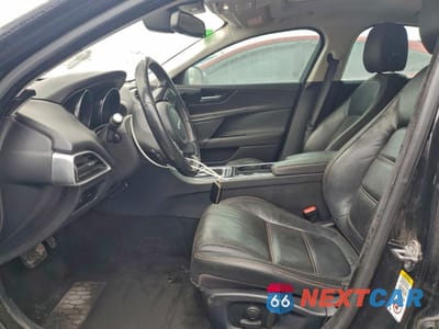 Zdjęcie 7 z 13 samochodu: 2017 JAGUAR XE PRESTIGE VIN:SAJAE4BG5HA952507 - miniatura