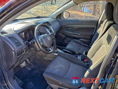 Piąte zdjęcie samochodu w środku: 2019 MITSUBISHI OUTLANDER SPORT ES VIN:JA4AR3AU4KU017337 - miniatura