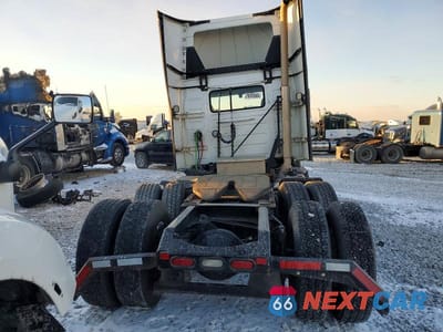 Zdjęcie 6 z 10 samochodu: 2020 VOLVO VNR SEMI TRUCK VIN:4V4WC9EG3LN266734 - miniatura