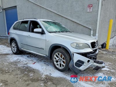 Czwarte zdjęcie samochodu z boku: 2012 BMW X5 XDRIVE35I VIN:5UXZV4C51CL746417 - miniatura
