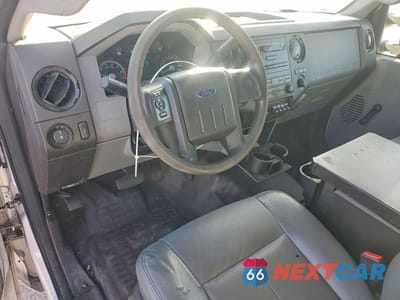 Zdjęcie 8 z 12 samochodu: 2013 FORD F350 UTILITY / SERVICE TRUCK VIN:1FDRF3A6XDEB92462 - miniatura