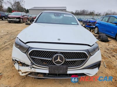 Piąte zdjęcie samochodu w środku: 2024 MERCEDES-BENZ E 350 4MATIC VIN:W1KLF4HB2RA045463 - miniatura